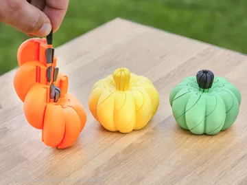 Objeto manipulable: Twisty Fidget Pumpkin 47 & 54 g (print in place) — vista de referencia 3