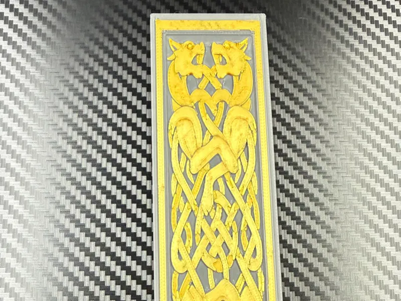 Troideann na Madraí – Celtic Bookmark