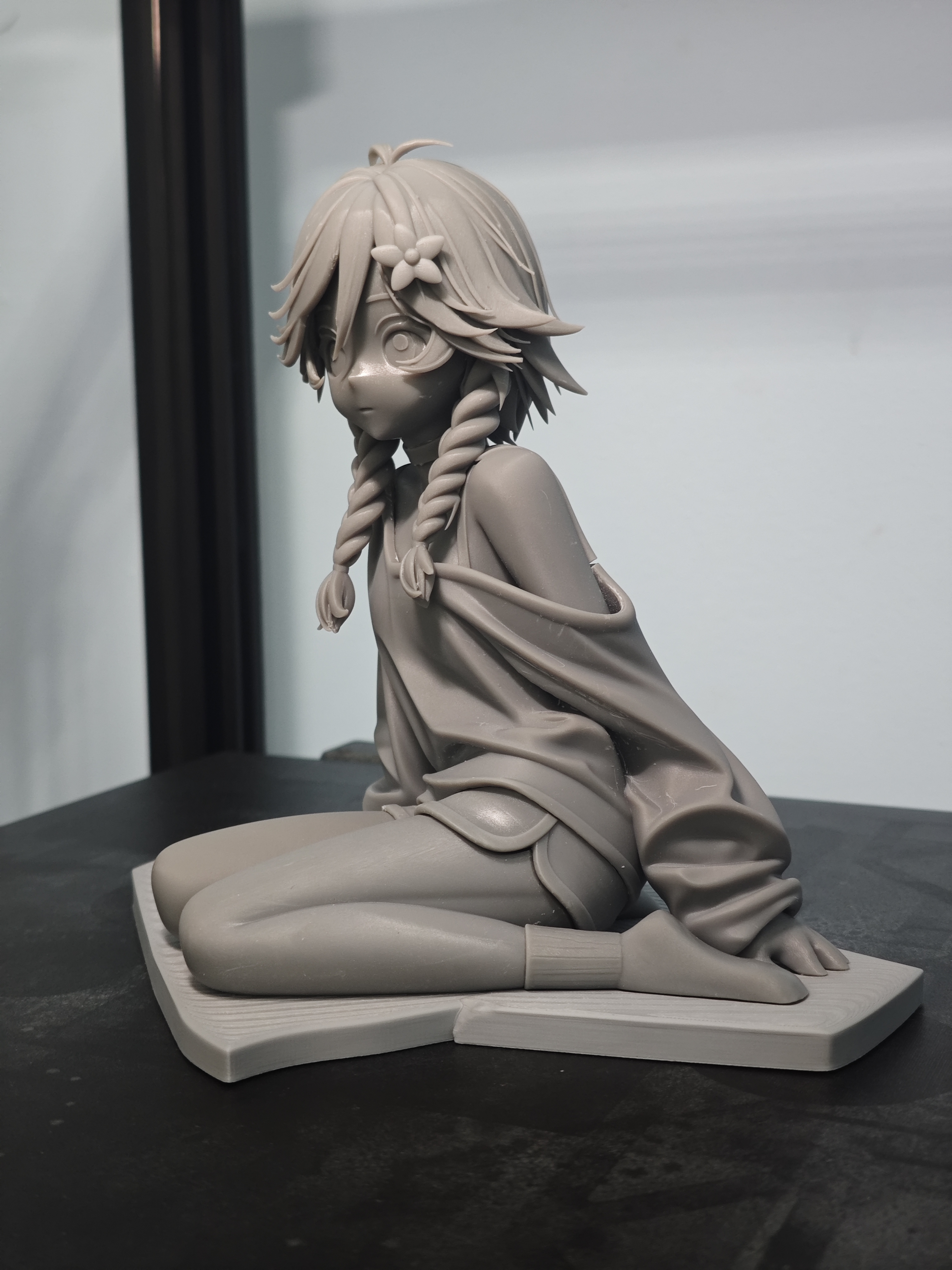 3Dプリント 《原神》ウェンティ座り姿フィギュア 高さ20cm パーツ分割