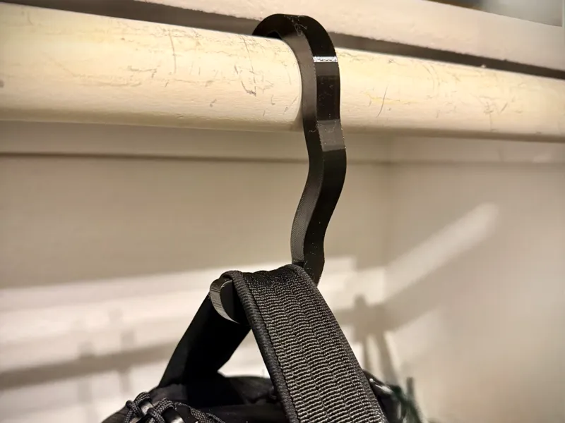 HANGER / HOOK 