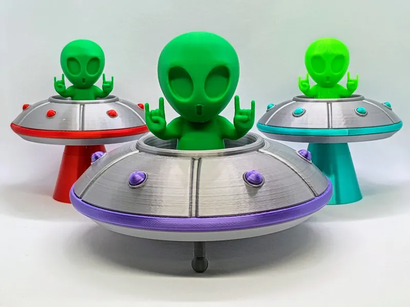 Alien and spaceship - Rock on