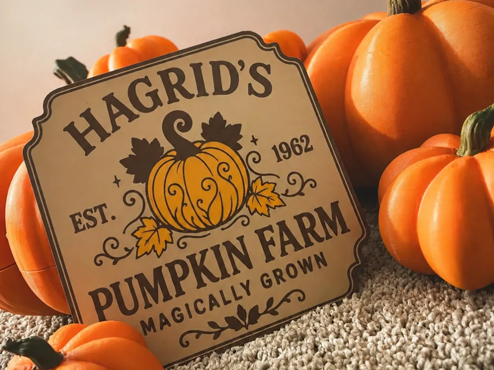 Adorno temático: Hagrid’s Pumpkin Farm Sign. Referencia del modelo original.