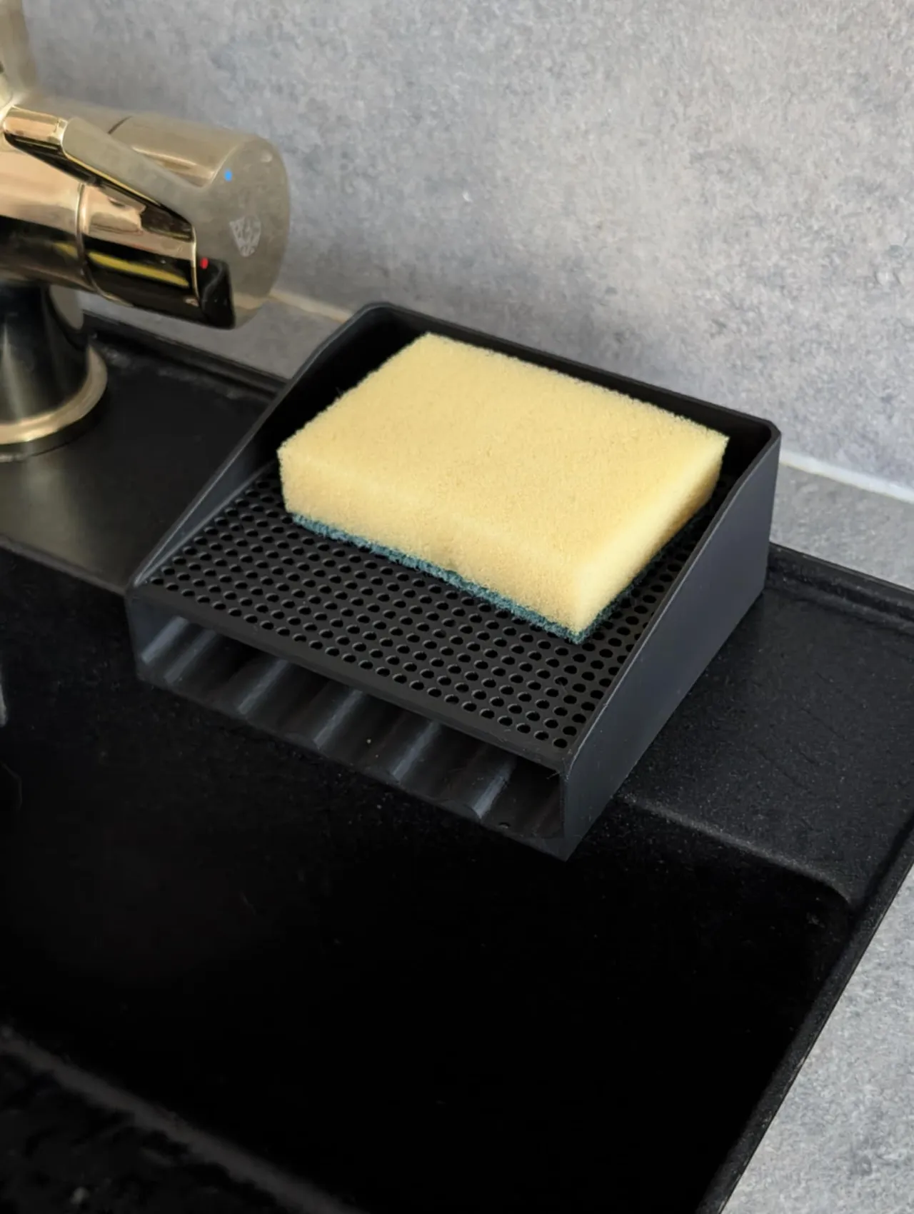 Kitchen Sponge Holder view 3