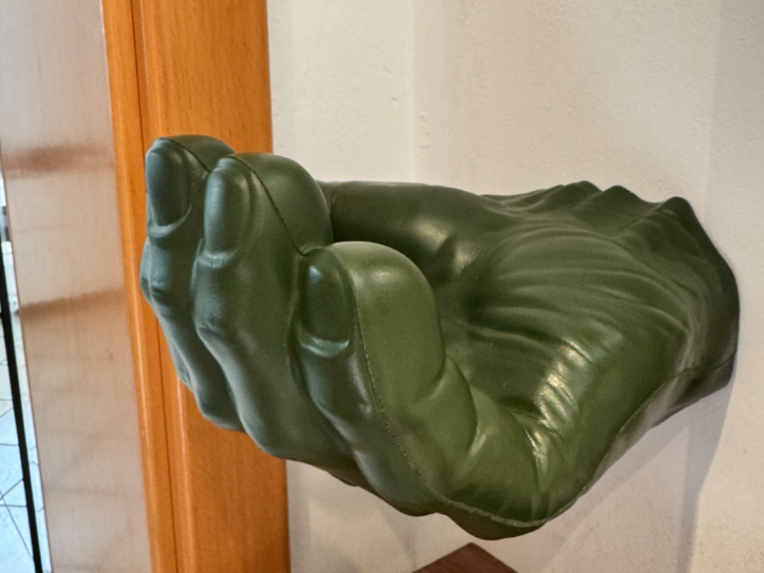 Wandhalterung_Hulk_Hand