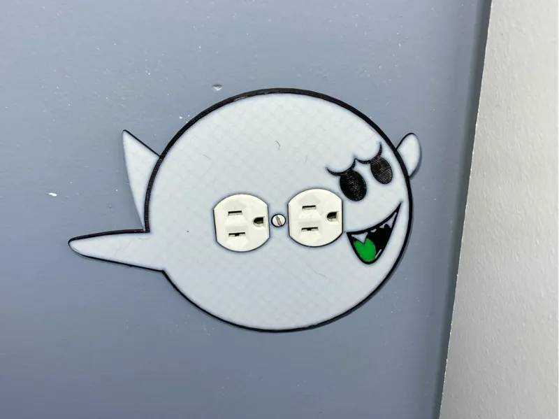 BOO Outlet Cover Plate