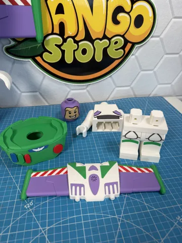 Figura decorativa: Buzz Lightyear - Big Brick Minifigure 500% — vista de referencia 5