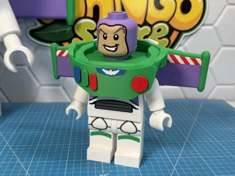 Figura decorativa: Buzz Lightyear - Big Brick Minifigure 500% — referencia de MakerWorld