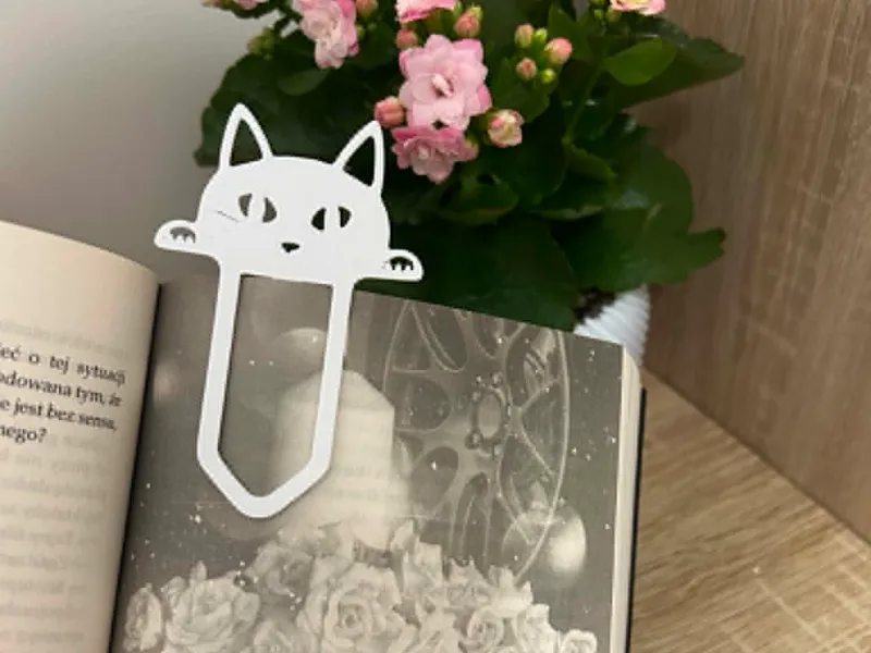 Cat bookmark