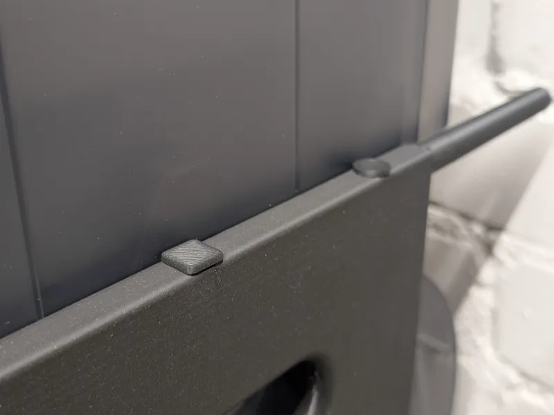 X-Plug for Stackable AMS Shelf