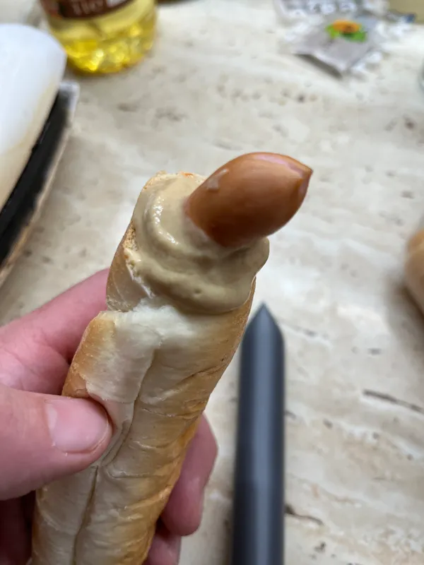 Perce-croissant à hot-dog tchèque