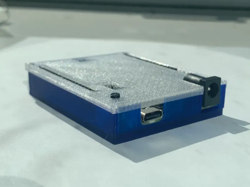 Arduino R4 Case (working button)