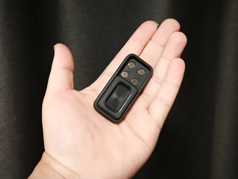 Magnetic fidget slider | 磁力推牌玩具