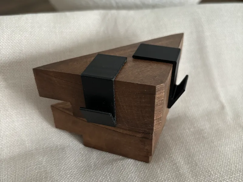 Low Profile 90° V Hook