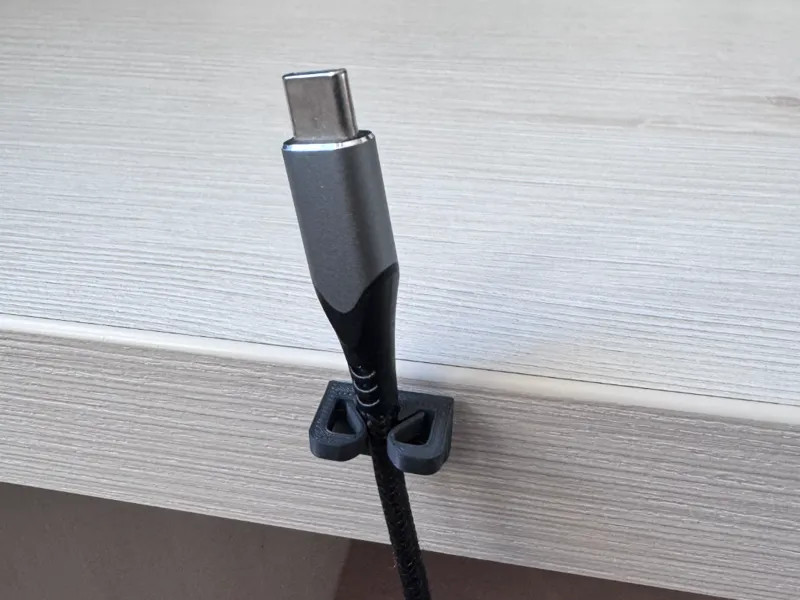 Single cable holder