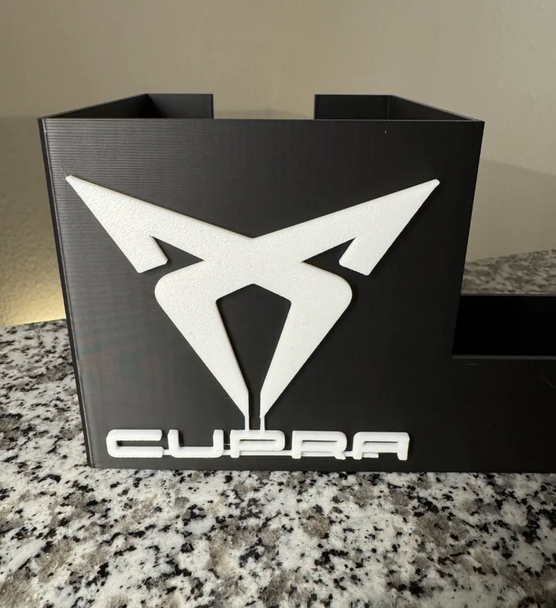 Cupra Logo für den Schreibtisch Organizer 2.0