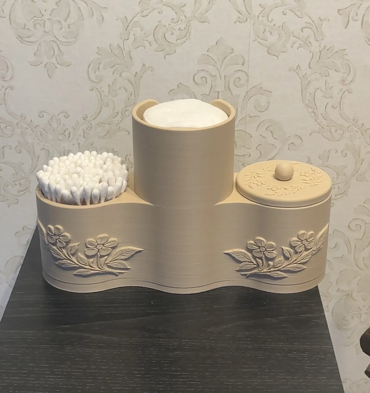 Cotton pad / Q-tip holder view 4
