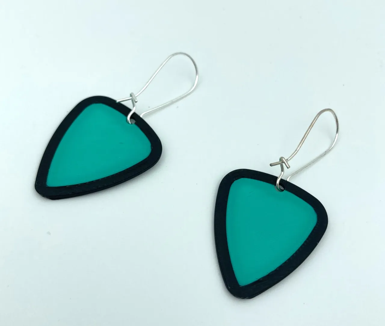 Pendientes Pua de Guitarra / Earrings Guitar Pick view 2