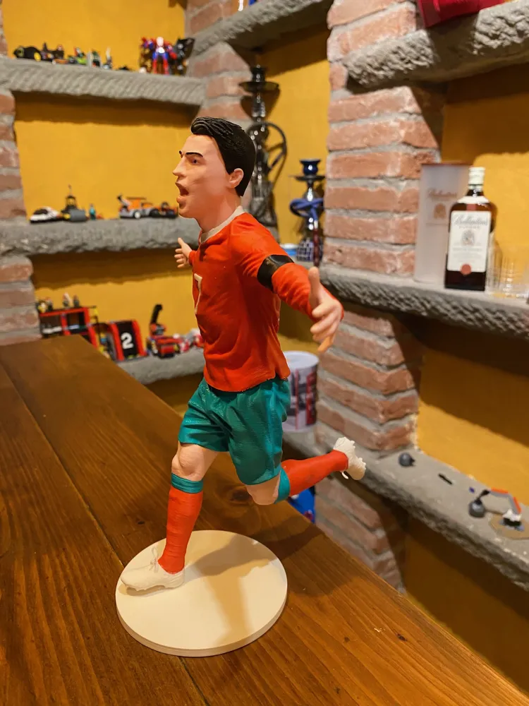 Cristiano Ronaldo without AMS - Free 3D Print Model - MakerWorld