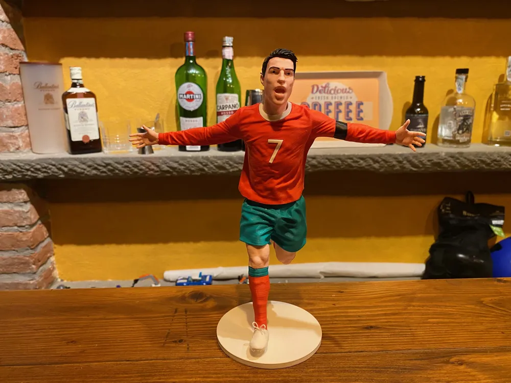 Cristiano Ronaldo without AMS - Free 3D Print Model - MakerWorld