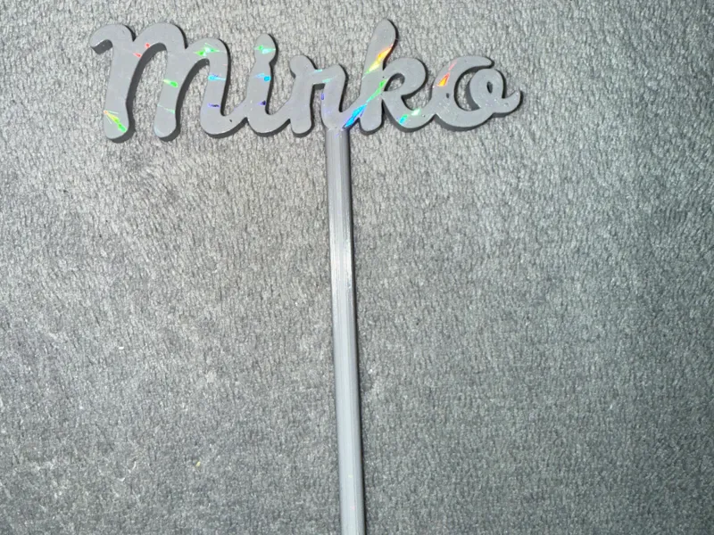 Personalisierter Namensstecker "Mirko"