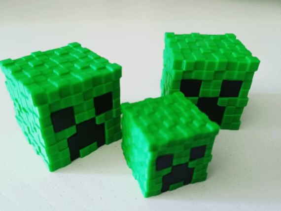 Minecraft Creeper head pencil topper | Crayons