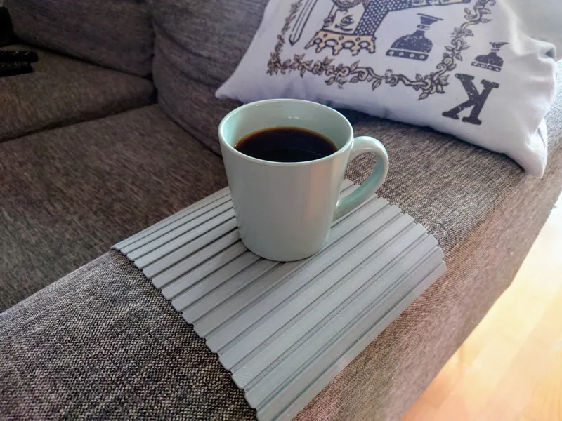 Flexible armrest tray