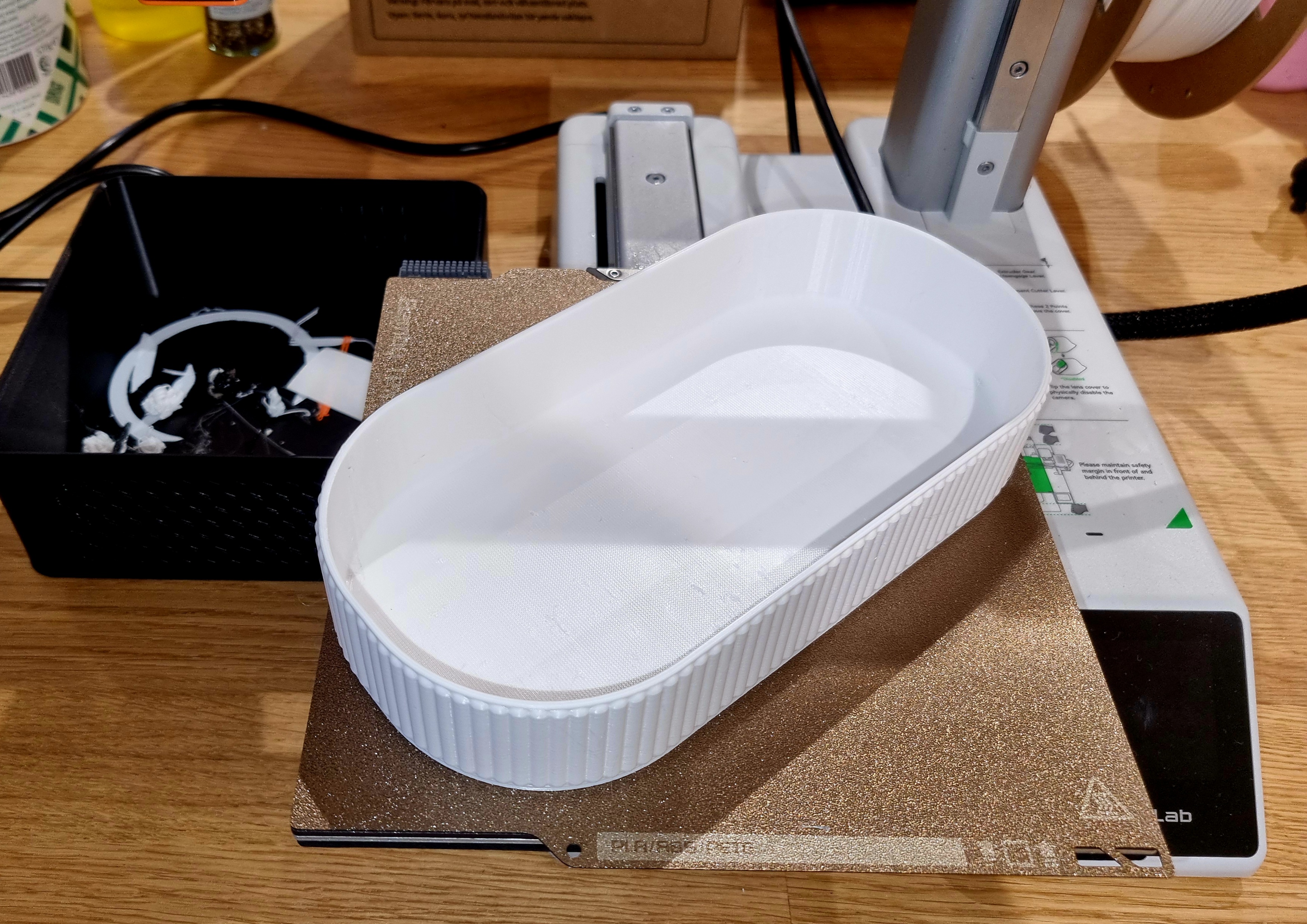 Miniatura 2 do modelo 3D Ribbed oval box.