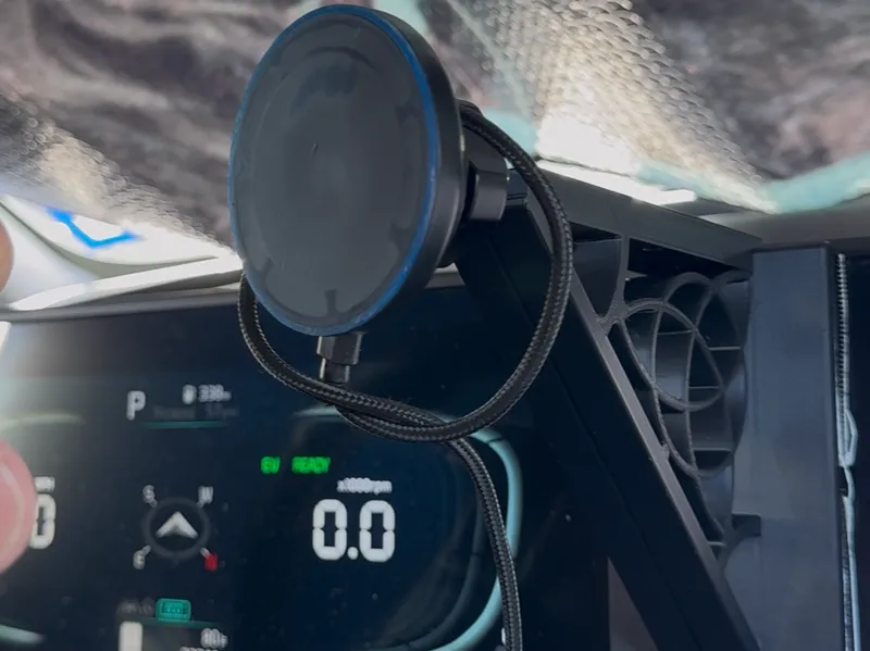on screen phone mount