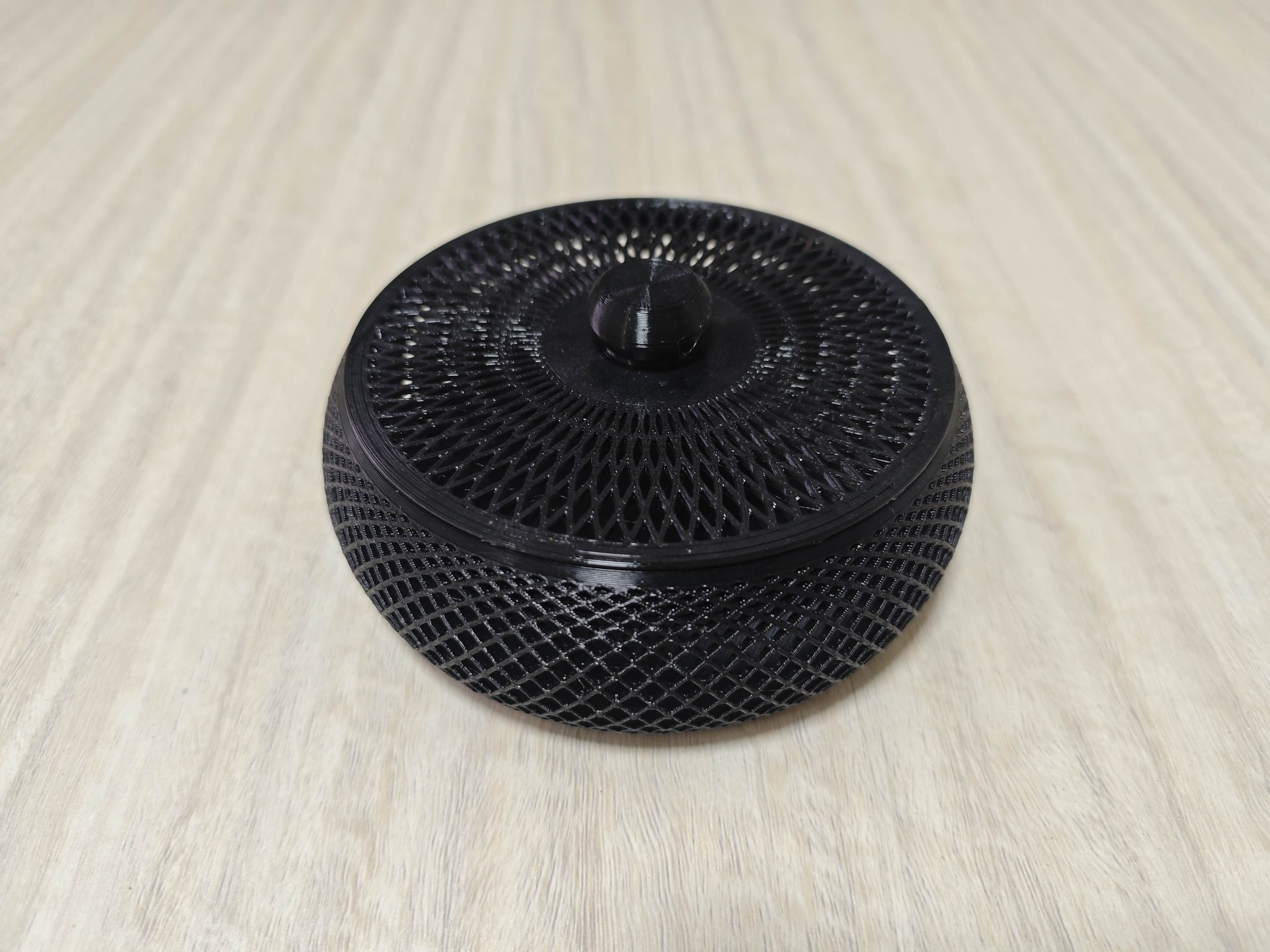 Miniatura 4 do modelo 3D 网纹镂空收纳盒带盖（Openwork Storage Box with Lid）