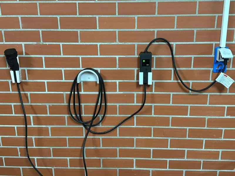 IONIC 5 Charger holder