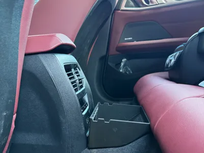 BMW i4 rear hump storage tray / organizer 2025