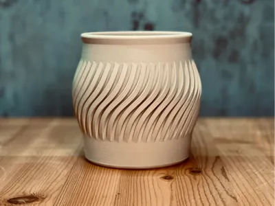 Simple spiral segment bowl
