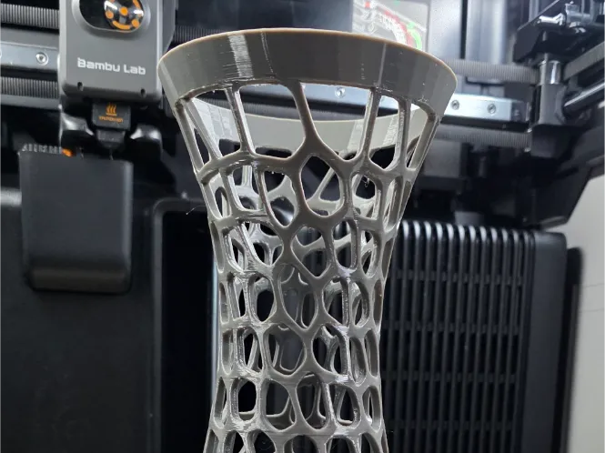 Voronoi Vase by Balu