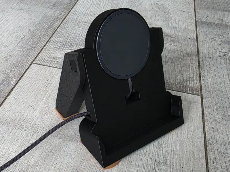 Stand for Samsung EP-P2900 wireless charing pad.