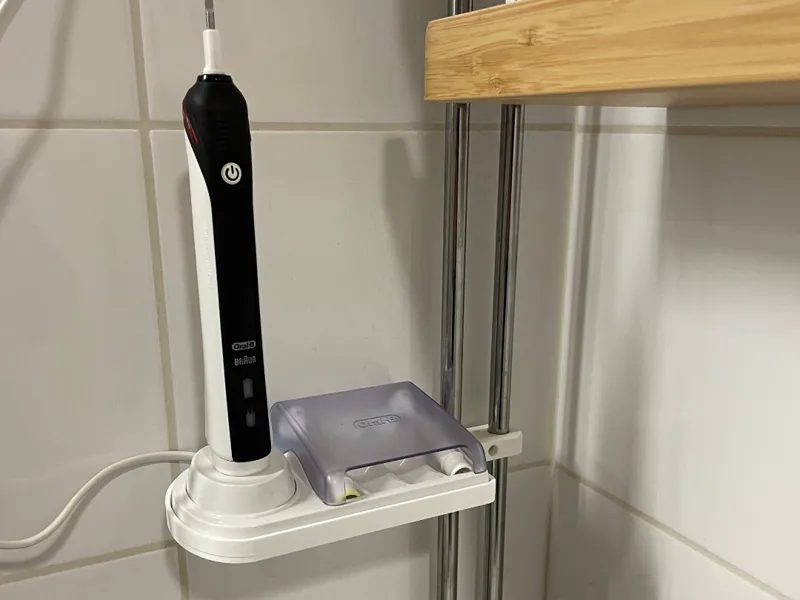 Oral-B toothbrush waterpipe holder