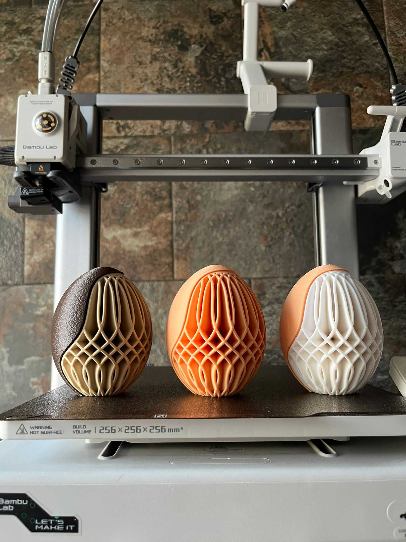 Miniatura 1 do modelo 3D Easter Egg – Organic Weave