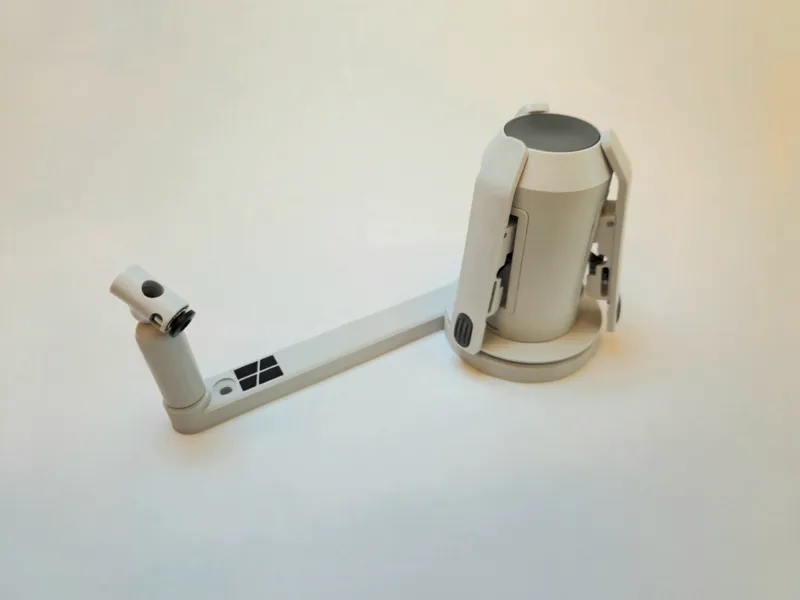 Wall mounted spool holder, counterclockwise rewind