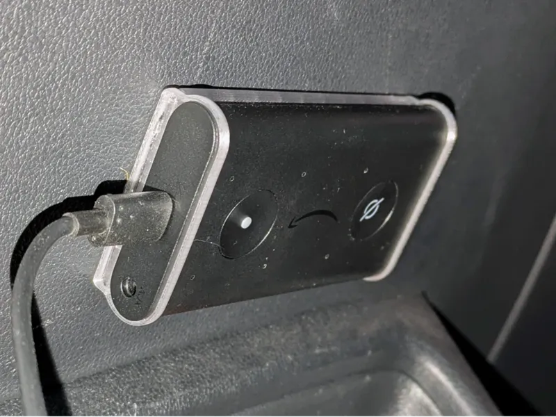 Echo Auto Holder with magnets and supports