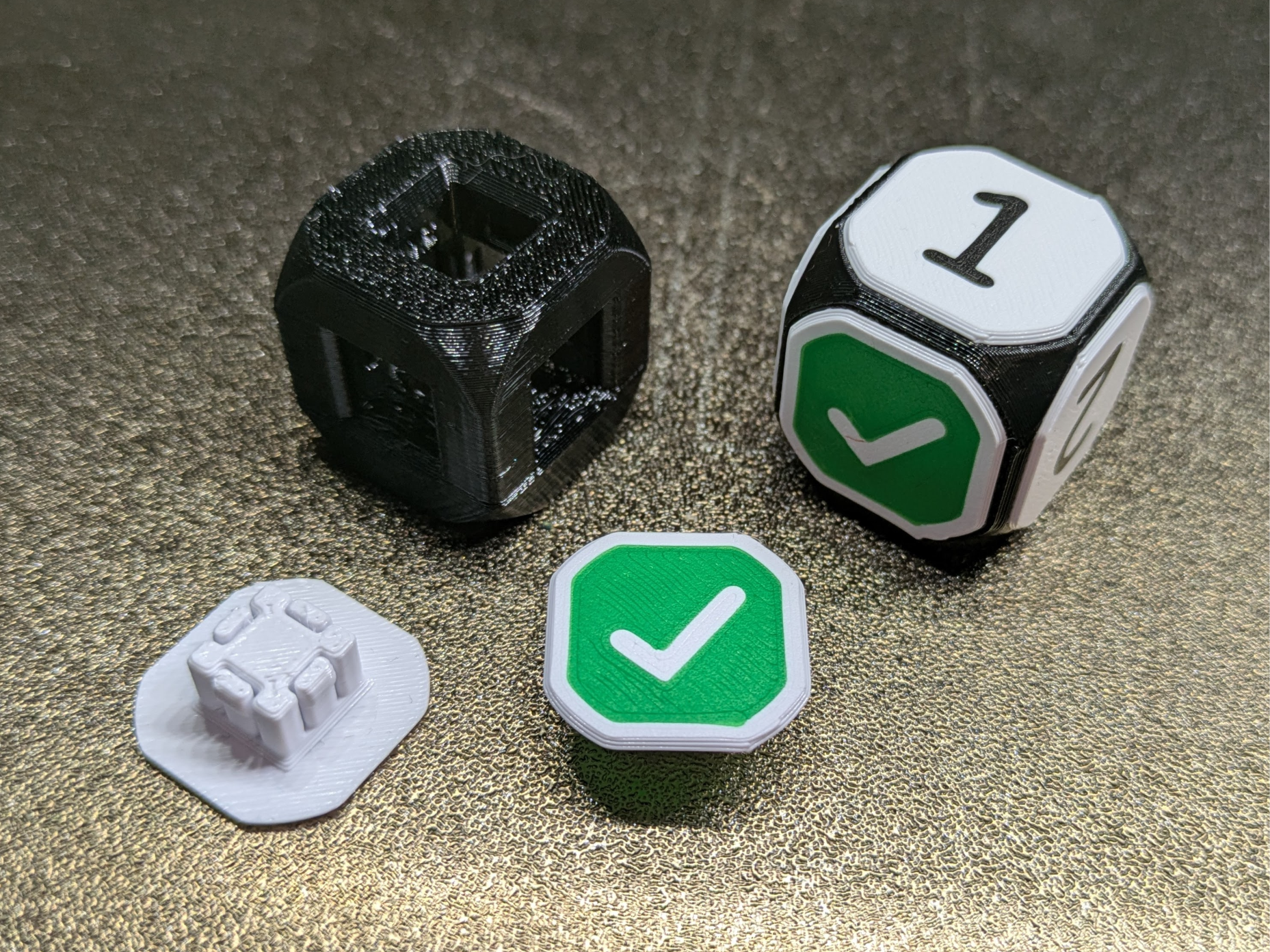 Dice with Customizable Faces