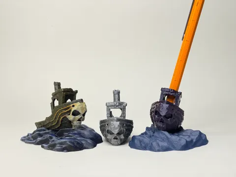 Skull Ghost Ship - pen holder