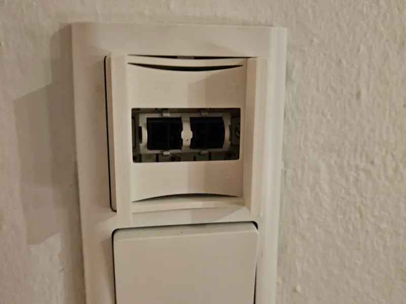 Fuge Hue adapter with flex