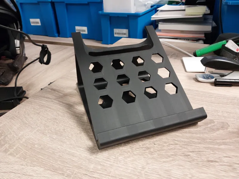 Laptop stand