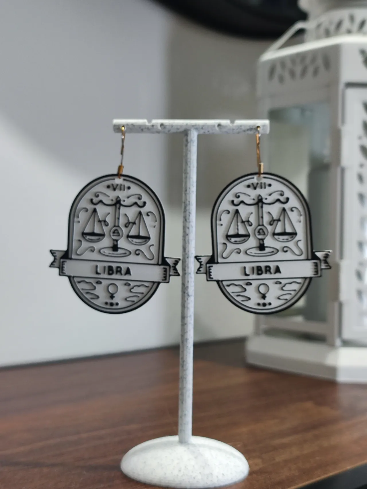 Aretes Balanza de Venus view 2