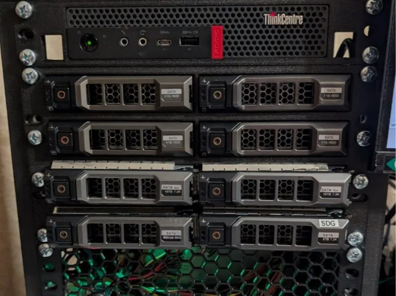 10" Rack Hot-Swap 3.5" HDD 6 / 8 / 10 Bay with fan