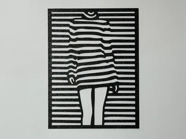 Décoration murale silhouette de jeune fille en robe
