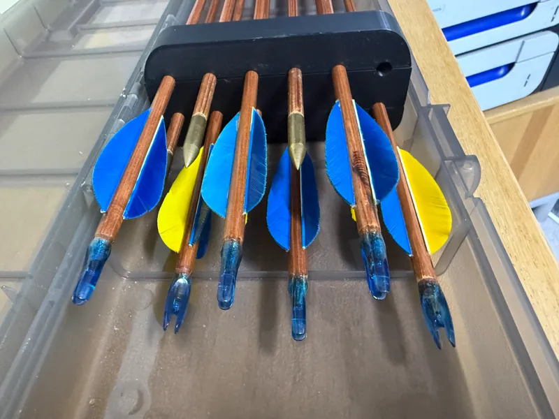 Arrow divider for Easton box