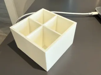 Crate with 4 Separators
