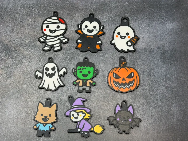 9 Halloween Themed Double Sided Keychains Max 4col