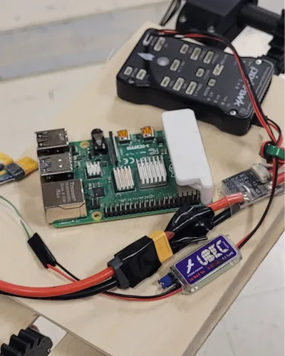 Minimalist Raspberry Pi 4B Hat / Holder