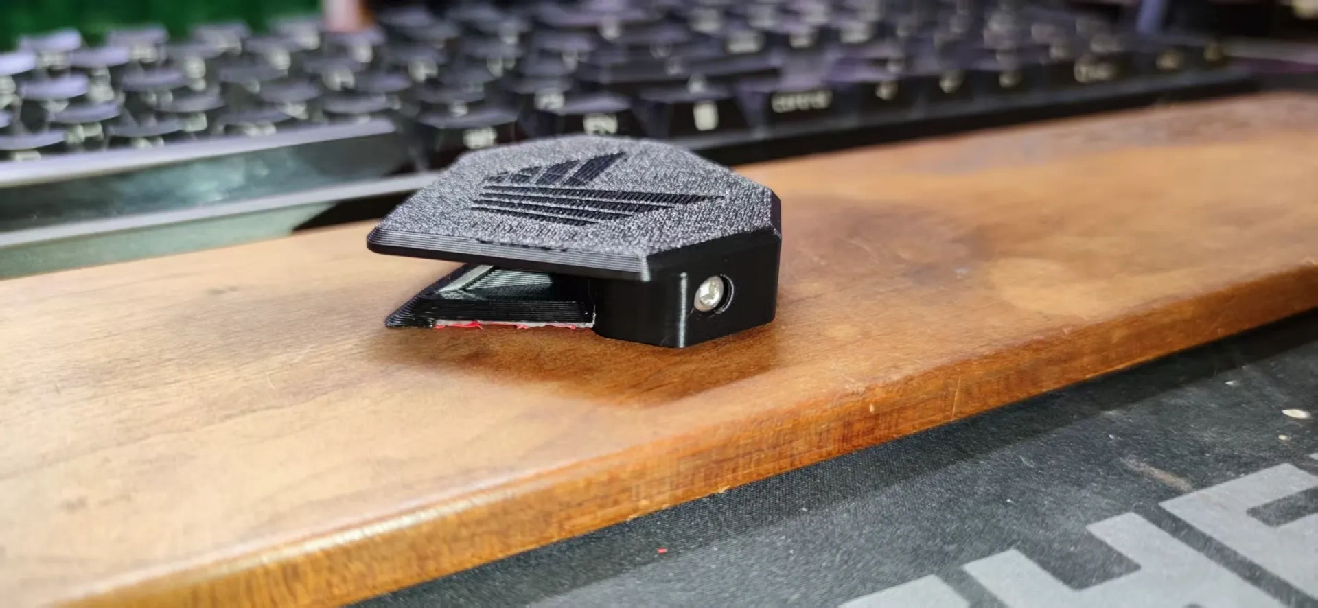 Miniatura 2 do modelo 3D 摩托车风筝线切割器-可更换刀片